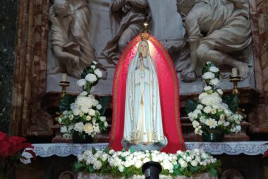 Quien busca a Jesús por María, asegura la paz y la serenidad de su alma